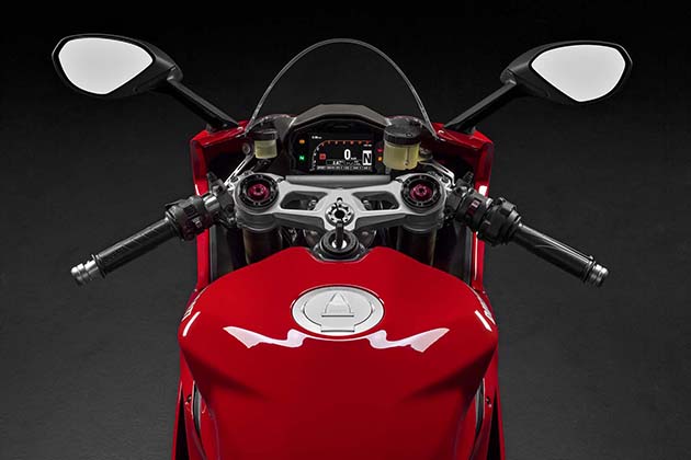 2015-Ducati-1299-Panigale-Superbike-3