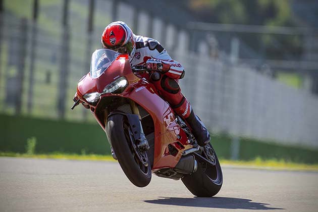 2015-Ducati-1299-Panigale-Superbike-6