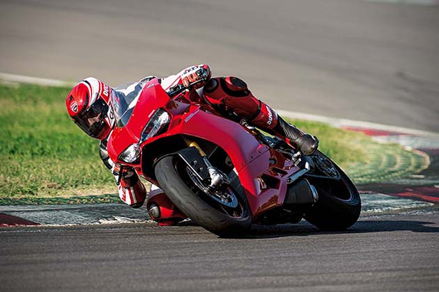 2015-Ducati-1299-Panigale-Superbike-7