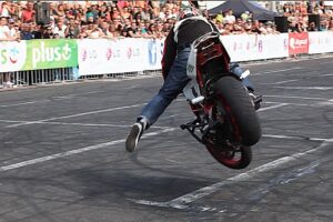 Is This Even Possible?! BEST BIKE STUNTER Got Over 32 Million Views!