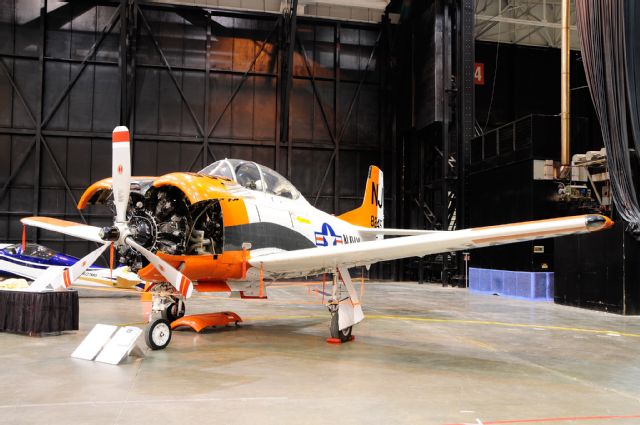 2015-piston-powered-autorama-t-28-trojan-ariplane