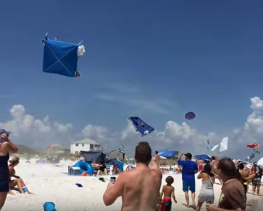 Chaos On The Beach – Low Pass Fly By By Blue Angels !