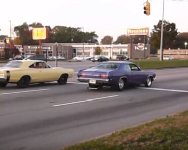 A ’69 Super Bee and ’70 Duster leave a car show!