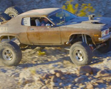 Mad Maxxis Off-Road Runner 4×4 Muscle Car Desert Chase!