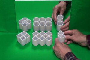 This ‘Ambiguous Cylinders’ Illusion is Blowing My Tiny Mind!