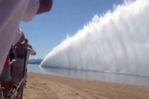 Check Out Largest Wall Of Water Created By Top Fuel Drag Boats!