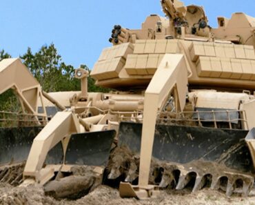 US M1 Assault Breacher Vehicle Is World’s Ultimate Mud Bog Destroyer!