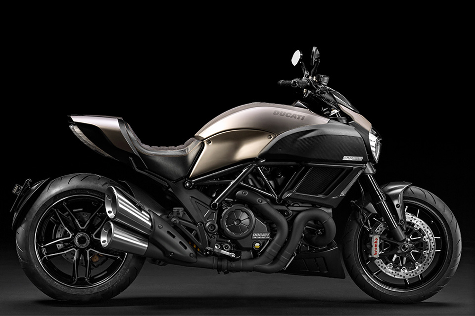 2015-Limited-Edition-Ducati-Diavel-Titanium-1