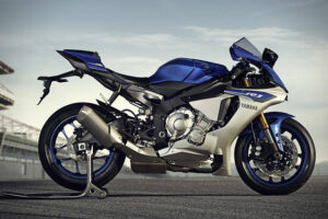 2015 YAMAHA YZF-R1 AND YZF-R1M