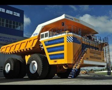 Belaz 75710 . The biggest dump truck in the World!