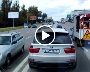 BMW Driver Won’t Let Ambulance Pass – Road Rage?