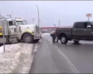 Semi Truck Got Rescued By The Mighty Dodge RAM Pick Up Truck!