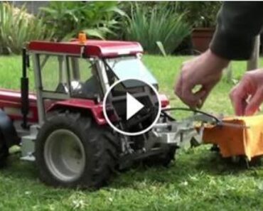 The Smallest Lawn Mower Tractor!!! RC Shclüter Prototype!