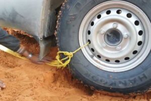 How To Pull Your Car Out Of The Sand!