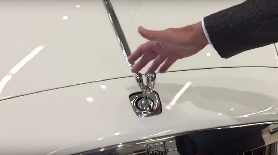 Watch-What-Happens-When-You-Try-to-Steal-a-Rolls-Royces-Hood-Ornament