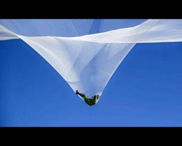 Heaven Sent: Skydiver Luke Aikins jumps 25000 feet without parachute!