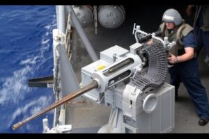 US Sailors Firing the Powerful Mk38/ M242 Bushmaster on a Boat !