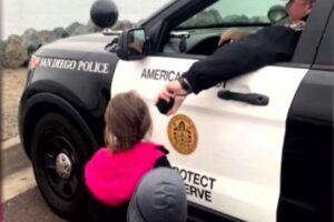 Cop Lets Kids Use Patrol Car Speakers To Say Bye To Dad As His Navy Ship Leaves!